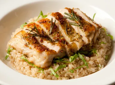 有機スパイスチキンのブラウンライスリゾット