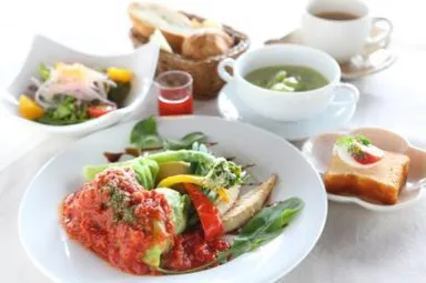 春のやまみつガーデンランチ ～手作りロールキャベツ春野菜添え