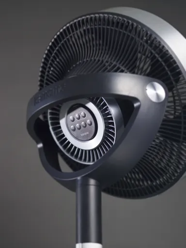 支柱で首ふりをすることによって、後ろ姿もすっきりしたフォルム