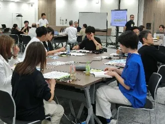 スクールの様子1：事業者の強みを見つめなおし、存在意義を深掘りするグループワーク