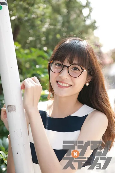 デジモノステーション6月号 ビジョメガネ・佐藤ありさ