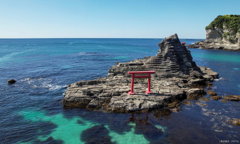 大自然の息吹を感じる映像体験
“避暑地”勝浦のダイナミックな「絶景」を巡る旅