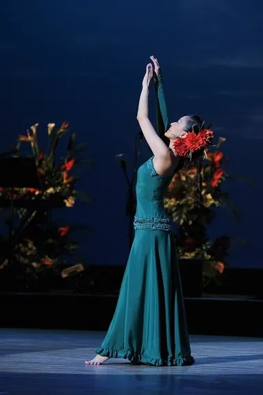 ロング・ビューティー・フラダンス