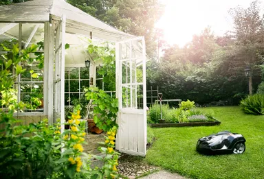 複雑な地形の庭にも対応