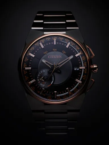 『LIGHT in BLACK』エコ・ドライブ サテライト ウエーブ F100