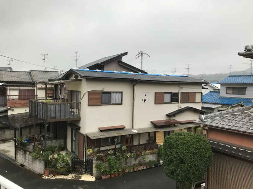 2018年台風21号で屋根材が飛散した家屋