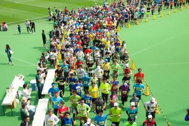 ハーフマラソンを走るランナー