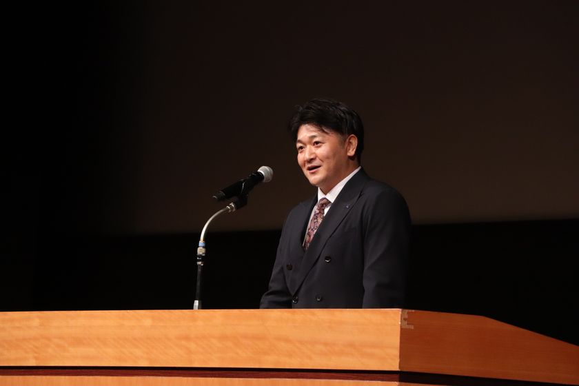 不動産企業リライズホーム代表・金子が就職支援イベントで講演
約1,200名の学生へ「常軌を逸した努力を」の重要性を語る
