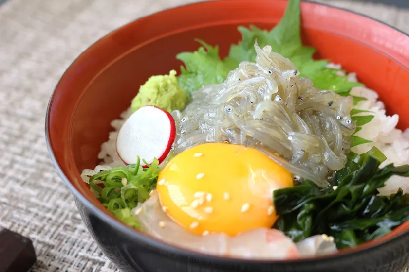 生しらす沖漬け丼