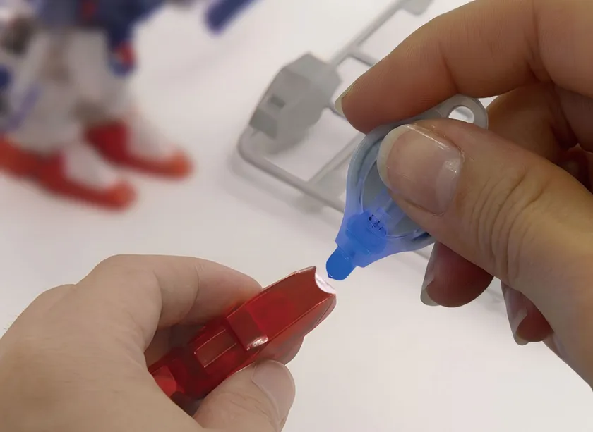 新発売の「UV Bondy mini」は、「細かすぎて塗れない」のお悩みを解決
