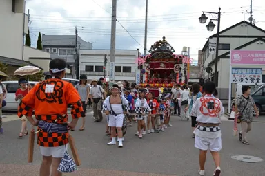 「白河提灯まつり」山車引き