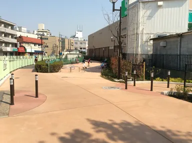 用途例「広場」