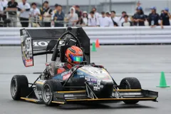 昨年の車両KRT25は、「学生フォーミュラ日本大会2025」でICVクラス12位、種目別表彰のオートクロス賞で2位を記録した。