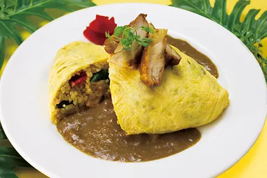 夏野菜とタンドリーチキンのドライカレーオムライス