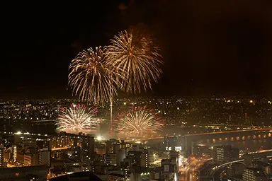 客室からご覧いただける花火の様子