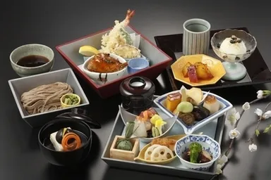 「北斎 蕎麦二椀御膳」