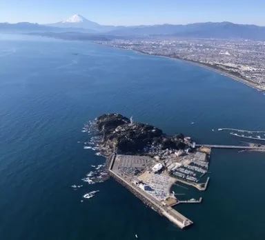 江の島から富士山を望む