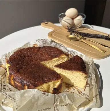 半生バスクチーズケーキ