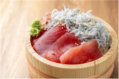まぐろしらす丼