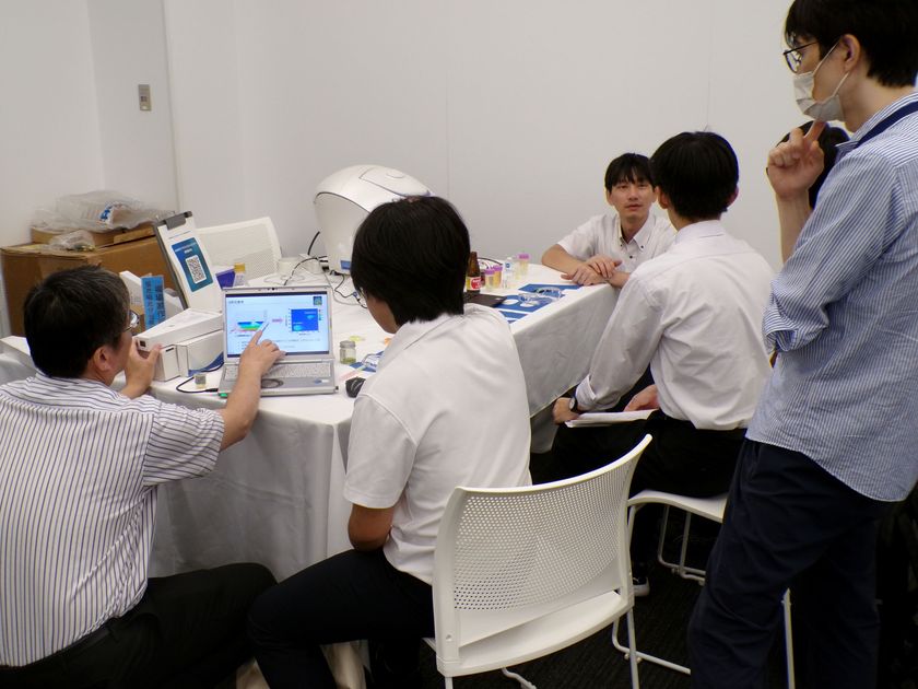 過去最大規模の中高生90名が本格的な分析機器を操作　
「JAIMA サマーサイエンススクール2026」を
日本科学未来館で開催