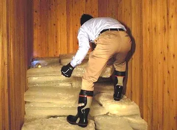 氷室に氷を貯蔵