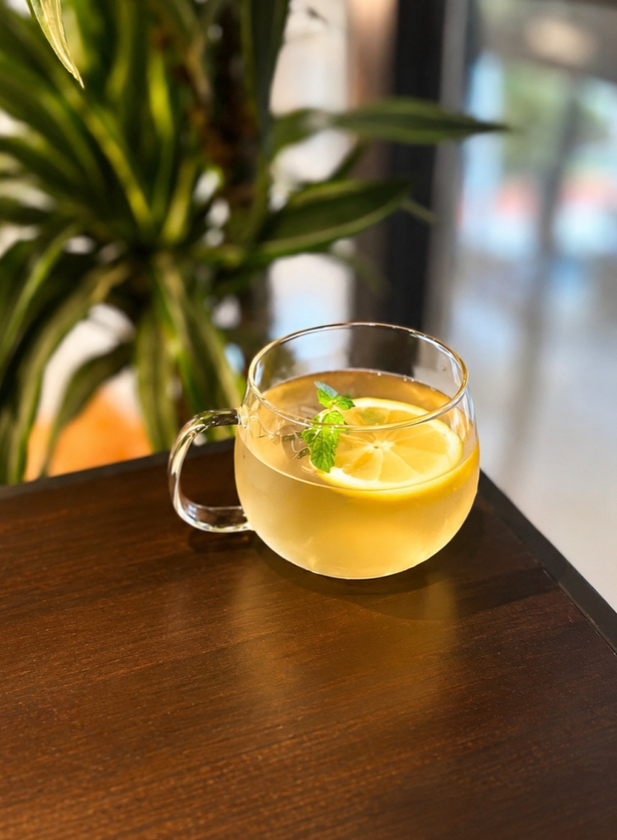猛暑の大阪で、涼と塩分を一杯に！
北区のペット同伴カフェが「ソルティーレモンジュース」を無料配布