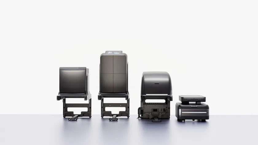 RoboPath社の多機能サービスロボット「RP-X100」(写真右)と関連ユニット