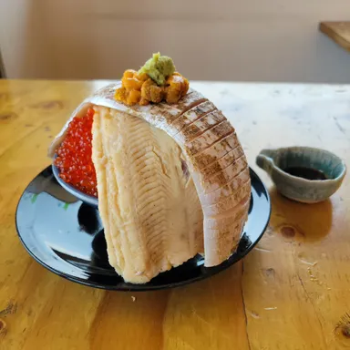 長～いアナタチうにいくら丼
