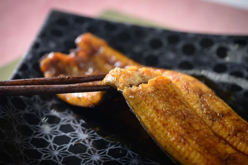 指定のエサを与え、柔らかくふっくらとした食感です。