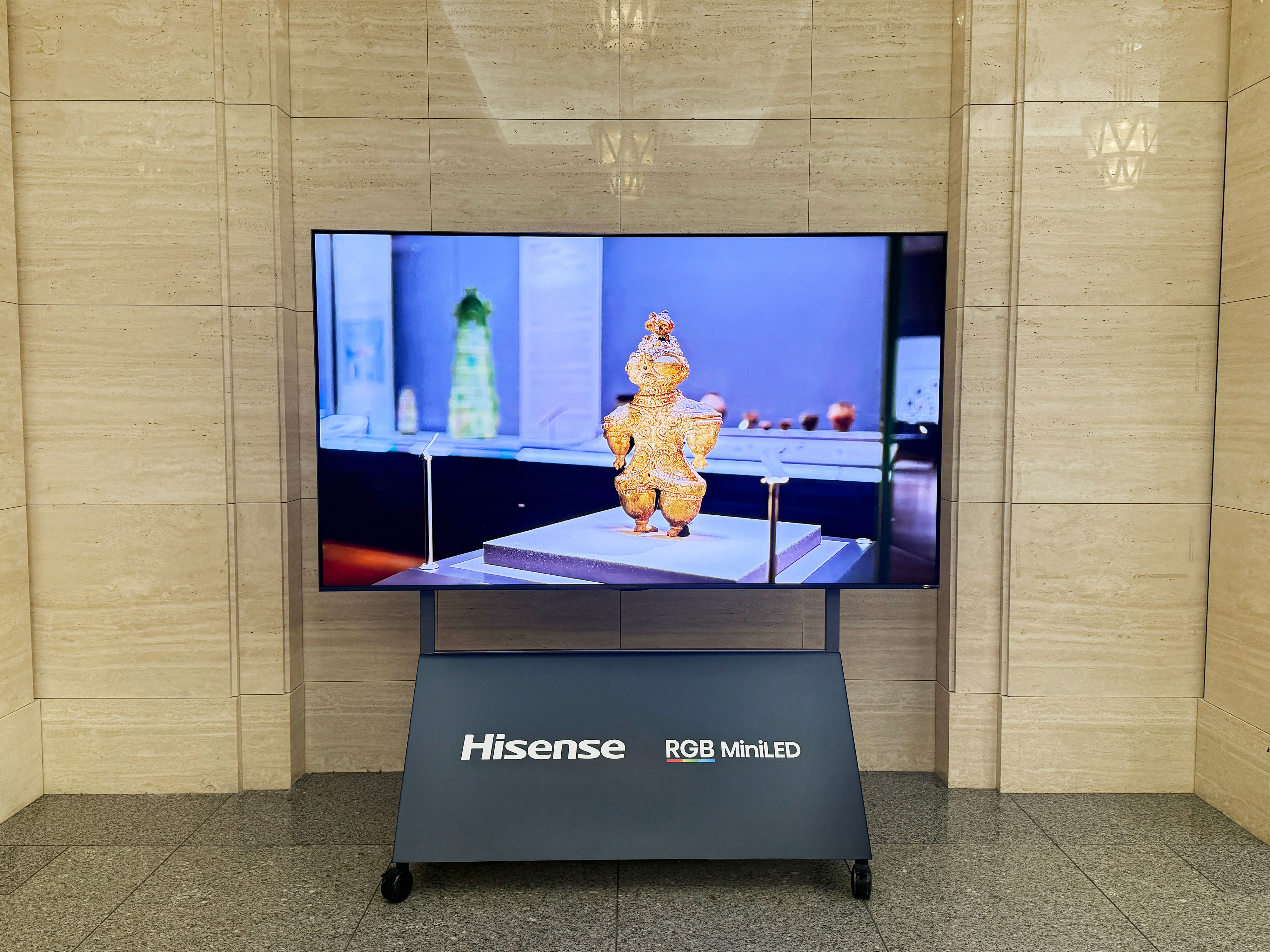 ハイセンス ハイセンスのフラッグシップテレビ「100UXS」が 東京国立博物館に採用
