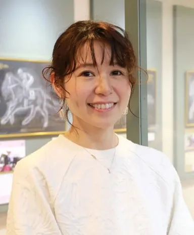 河野真弓