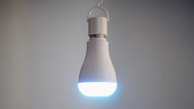 携帯用ソケットで点灯