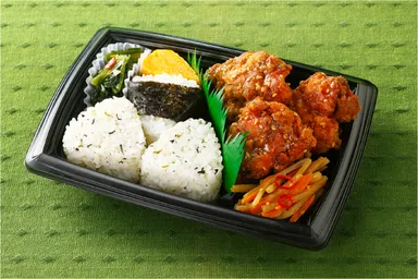風来坊監修　手羽先風唐揚＆おにぎり弁当
