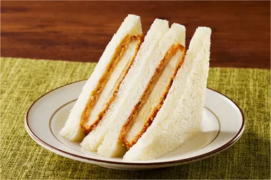 風来坊監修　手羽先唐揚風チキンカツサンド