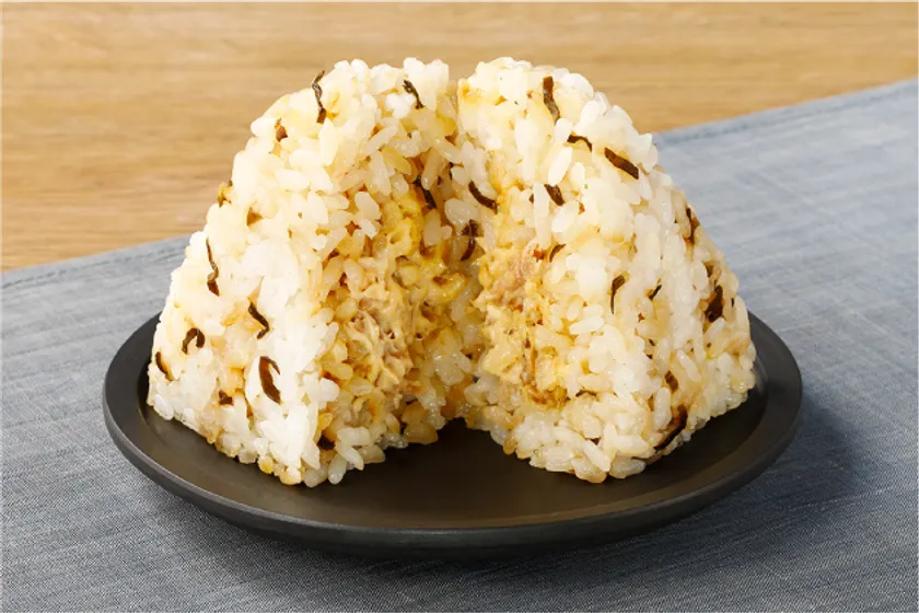 塩こんぶごはん 牛そぼろと卵黄
