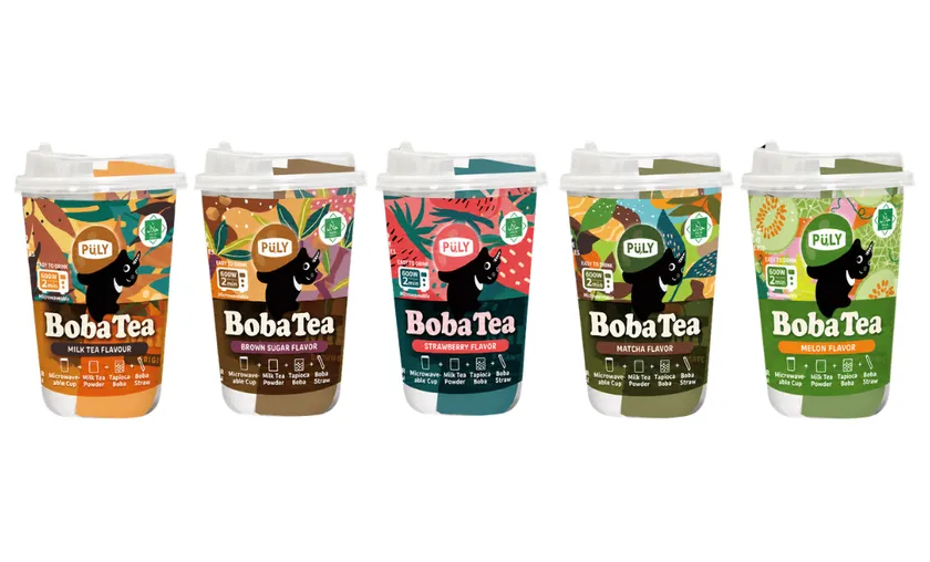 (左から)プーリータピオカドリンク(BobaTea)ミルクティ、黒糖、ストロベリー、抹茶、メロン(NEW!)(税込各500円)※「タロ」は国内在庫限りで販売終了予定