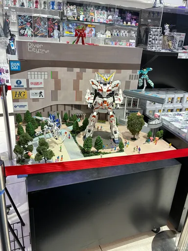 ガンダムベース東京アネックス店内展示2