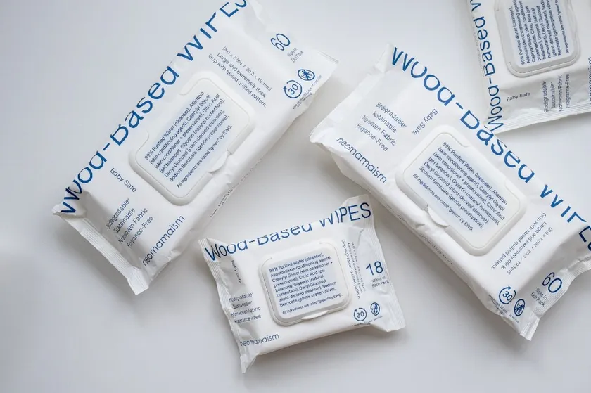 【第20回キッズデザイン賞受賞】「Wood-Based WIPES」60枚入り(自宅用)と18枚入り(携帯用)