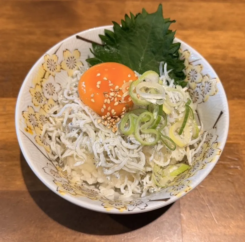 日間賀島しらす丼