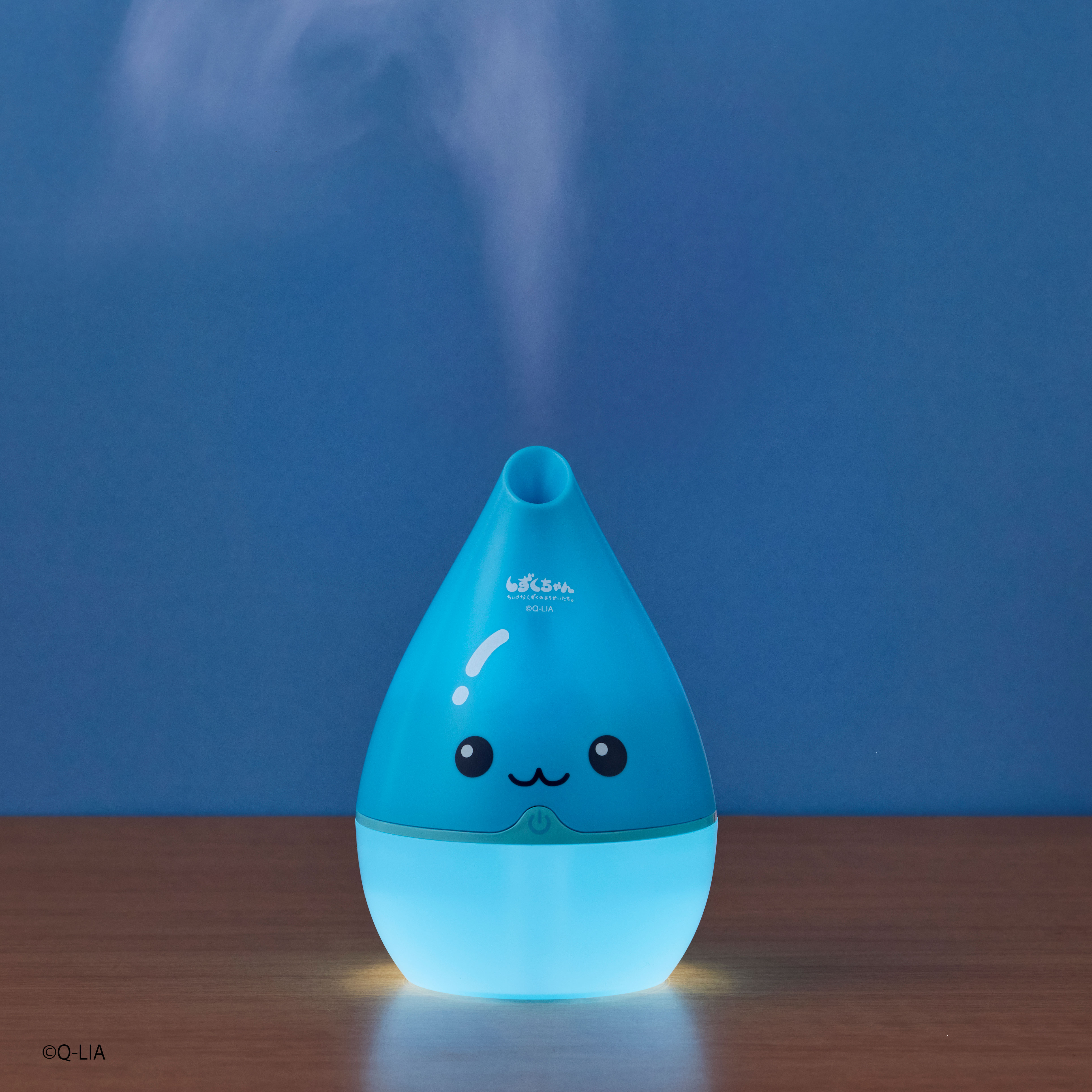ぷるんっとかわいい”しずくちゃんが卓上加湿器に♪ 「USB加湿器 しずく