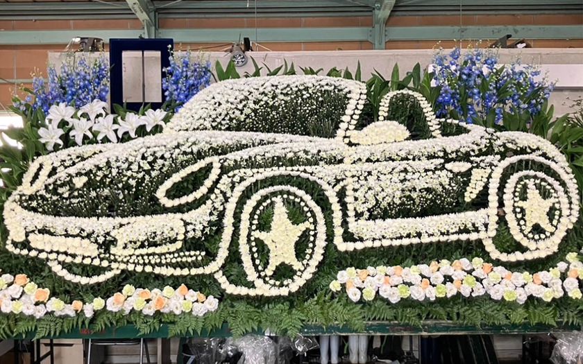 秋のお彼岸を前に、故人らしさを花で表現　
フレシードが思い出を語り合う花祭壇を提案