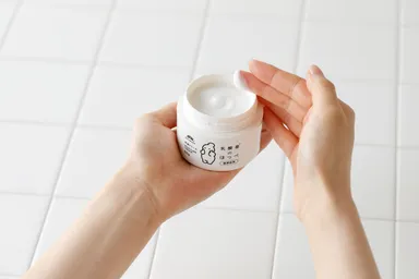 保湿クリーム　使用イメージ