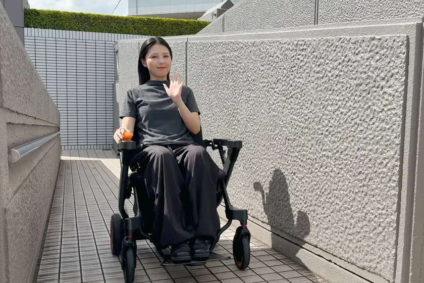 歩行者と同じ速度域で歩道を走行できる
