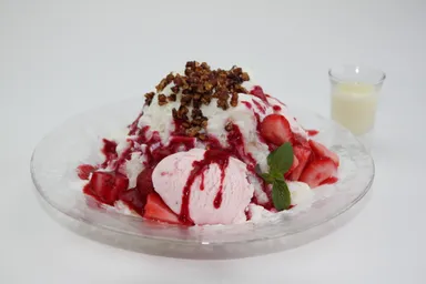 スノーアイス（ストロベリー）