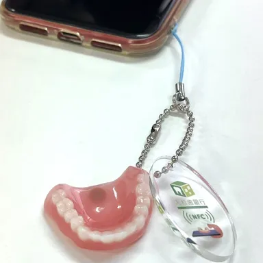 ミニチュア義歯でいつでも連絡