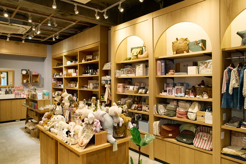 HOWMORE LIVING 蔵前本店