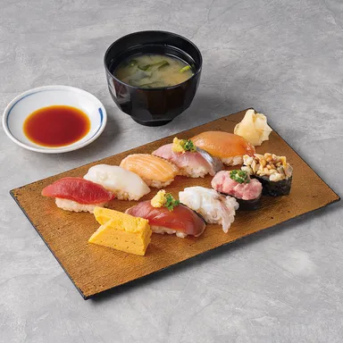 05_立鮨すし横_「まる得にぎり」