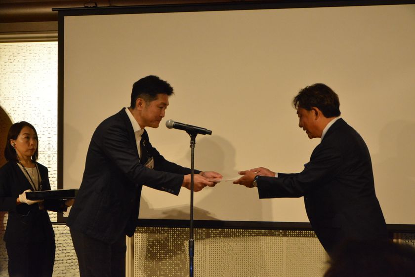 株式会社コジマ「リフォーム協力店会 第2回記念式典」にて
ROY株式会社が「ベストパートナー」に認定　2年連続の評価
