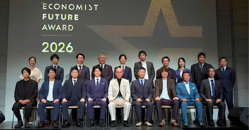 「エコノミスト未来賞2026」授賞式での記念撮影／前列左から4人目が株式会社タミヤホーム 代表取締役社長　田宮 明彦