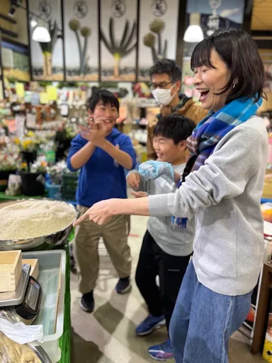 『新米祭り』群馬の新米、食べて！すくって！目方でGET！